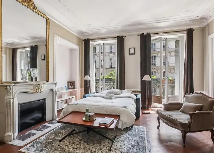 Elegant Parisien Paris