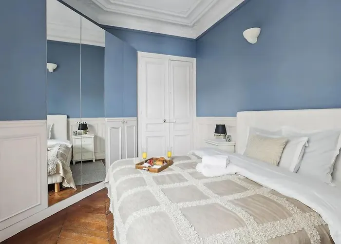 Elegant Parisien * Paris